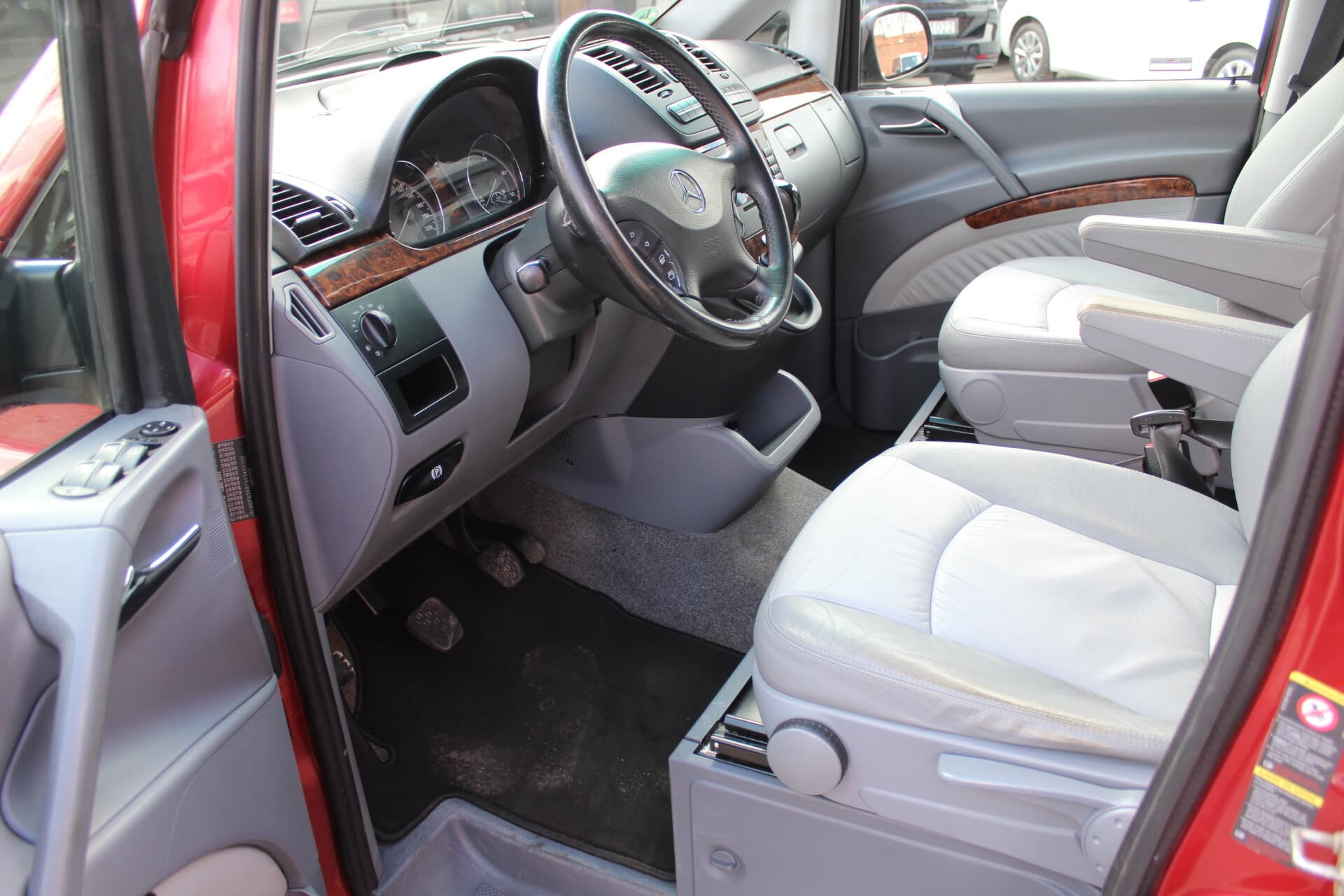Mercedes-Benz Viano (2008) — 6/24