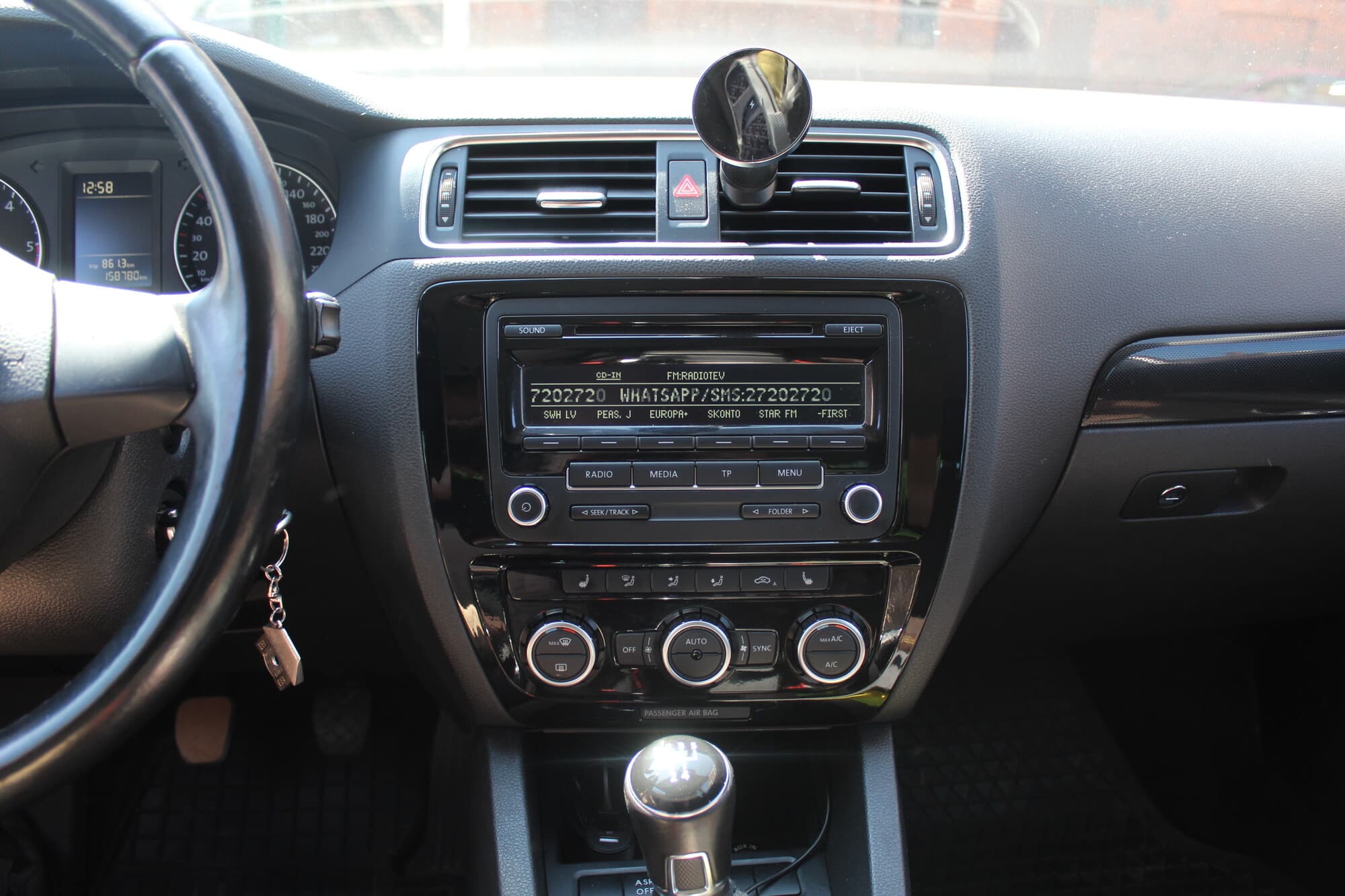 Volkswagen Jetta (2013) — 6/10